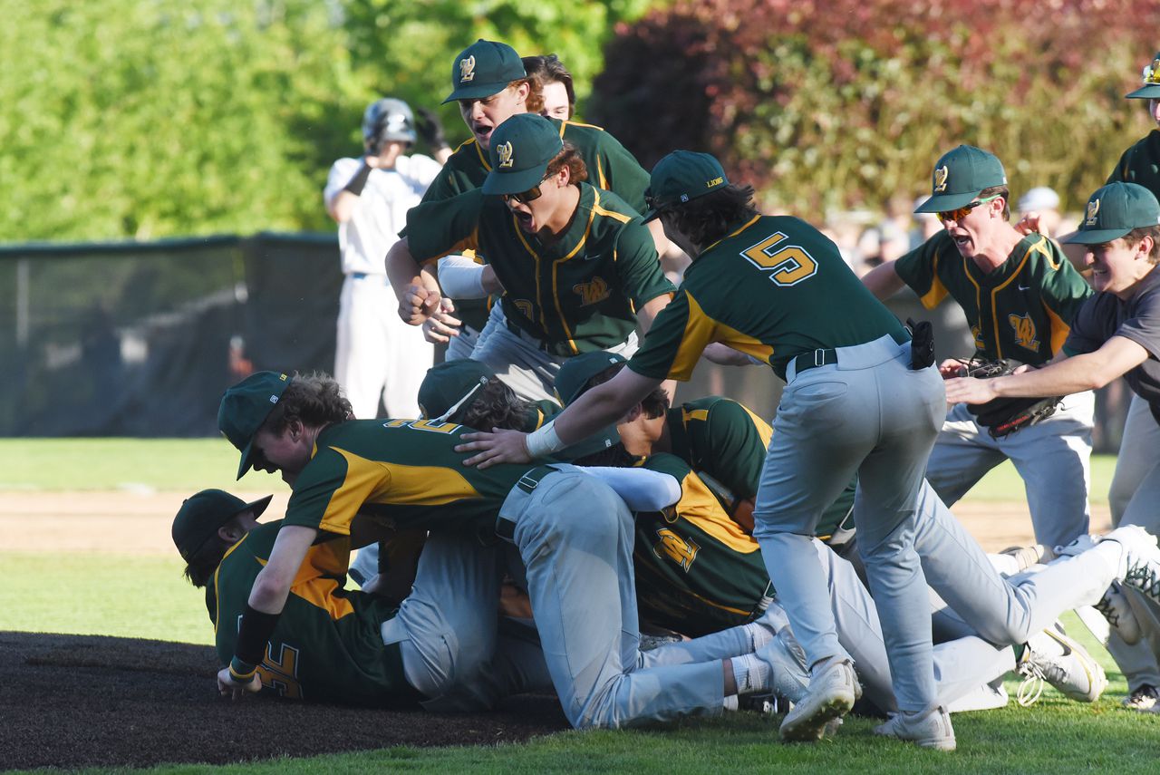 Baseball: Spencer Sullivan knocks 3-run homer as No. 4 West Linn holds on to knock off No. 1 Lakeridge in 6A semifinals