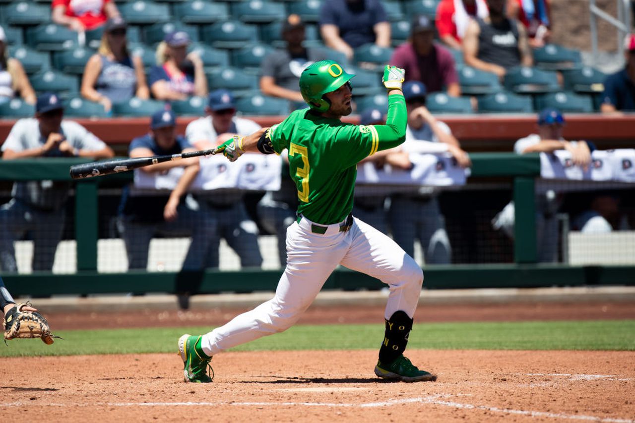 Oregon Ducks rout Southeast Missouri State to stay alive in NCAA baseball tournament
