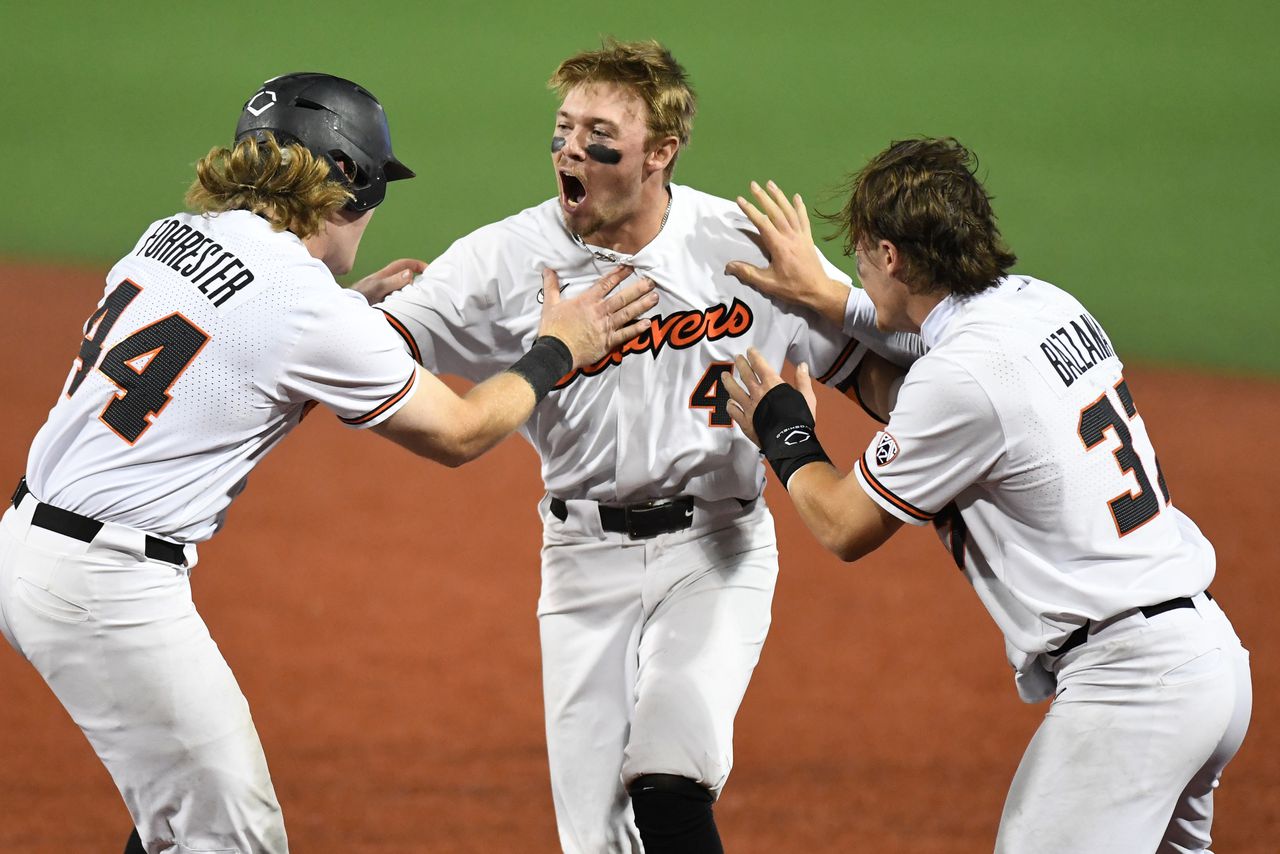 Oregon State Beavers survive New Mexico State with walk-off walk in 10th, advance to winners’ bracket of Corvallis Regional
